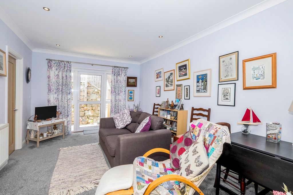 Property photo 3 of 20 Pbox-Img.Jpg