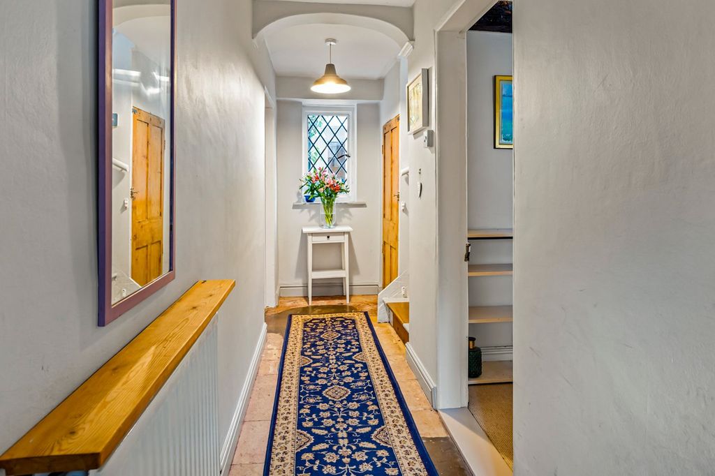 Property photo 3 of 23