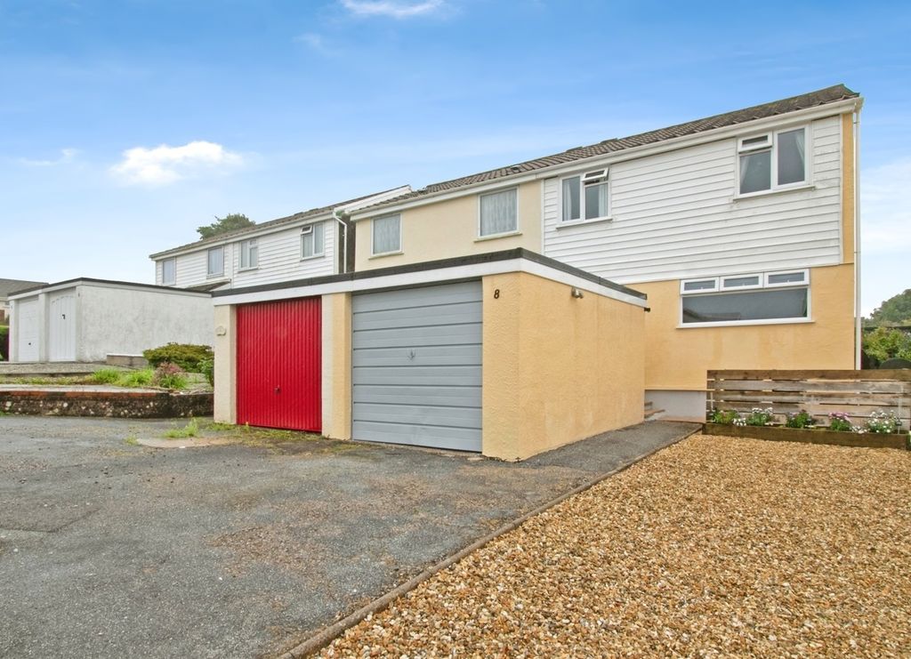Property photo 1 of 17 Front
