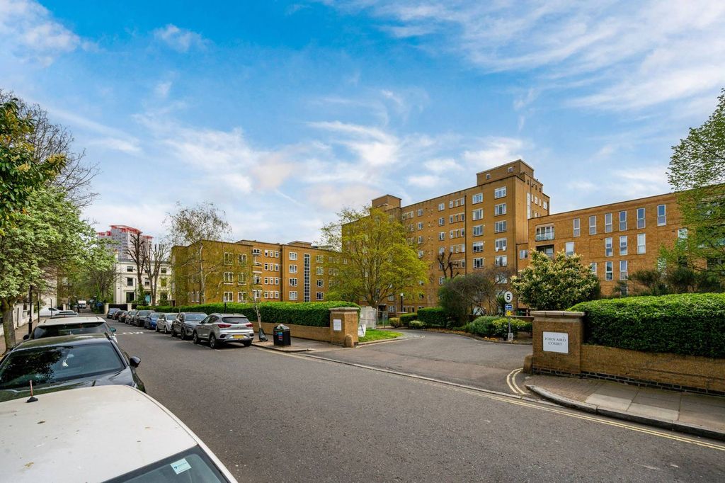 Property photo 2 of 8