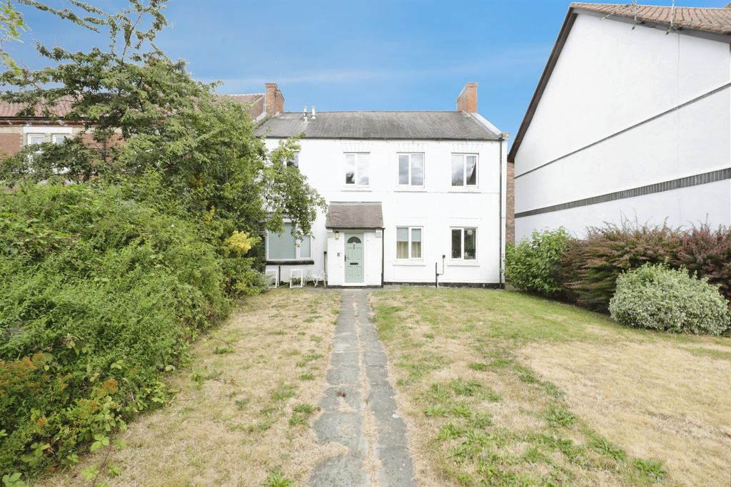 Property photo 2 of 9