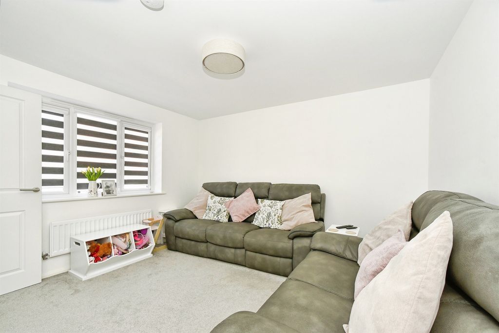 Property photo 3 of 10