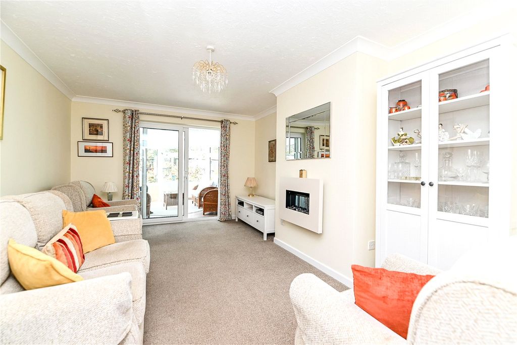 Property photo 3 of 21 Picture No. 06