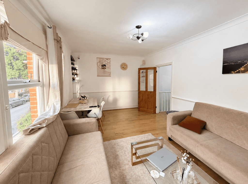 Property photo 2 of 7