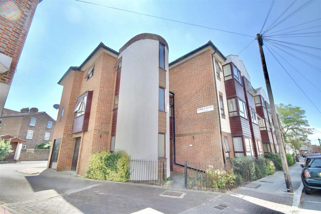 Property photo 1 of 7 40A030Ca-3Ab8-4E19-8732-F39Fb1F69184_1_201_A.Jpeg