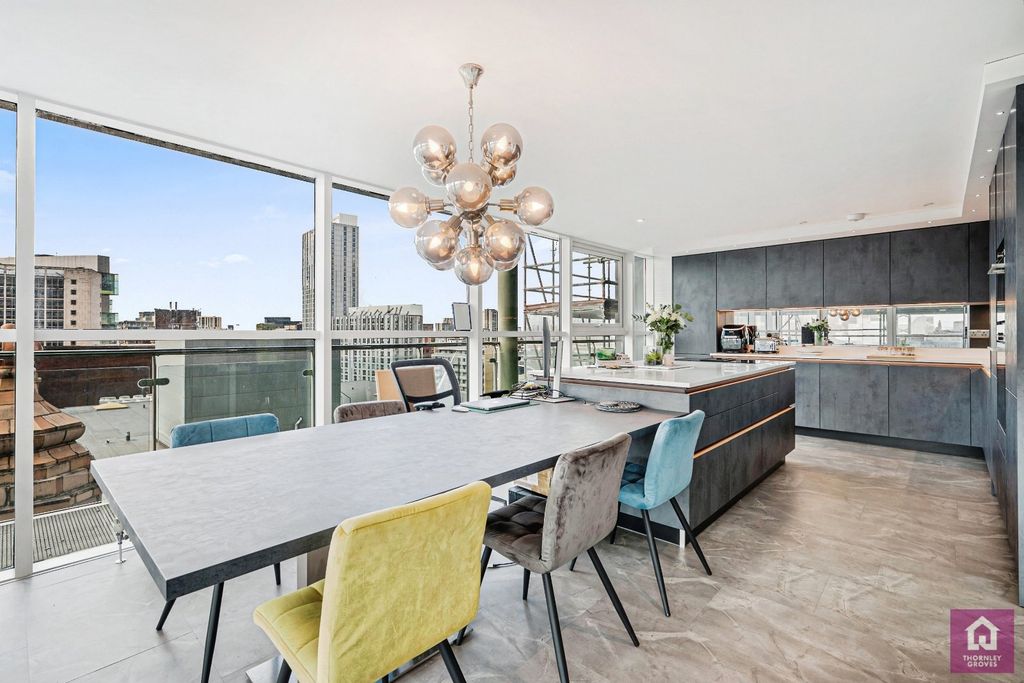 Property photo 2 of 34 Picture No. 07