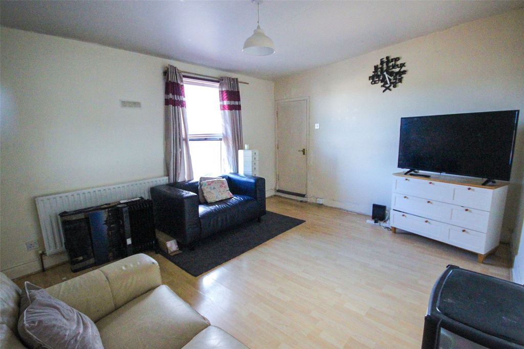 Property photo 2 of 11 Picture No. 13