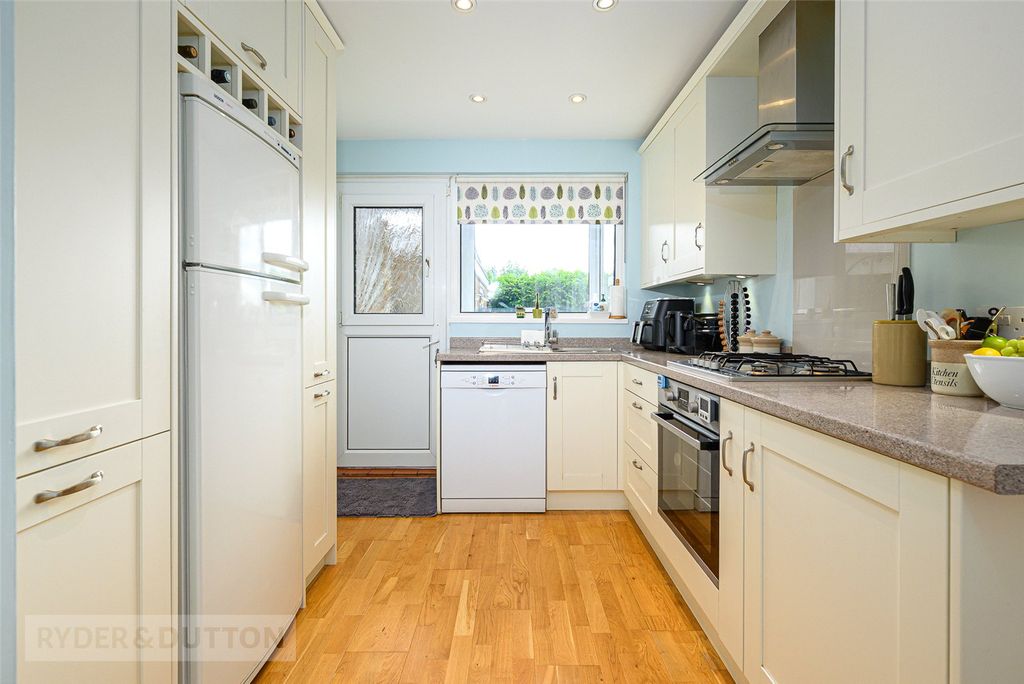 Property photo 2 of 24 Kitchen