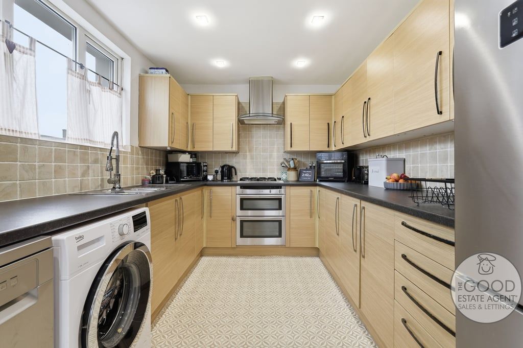 Property photo 2 of 21