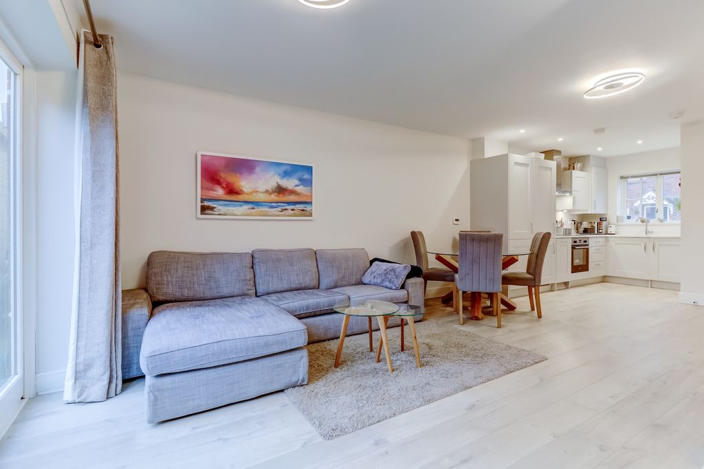 Property photo 2 of 11 Picture No. 12