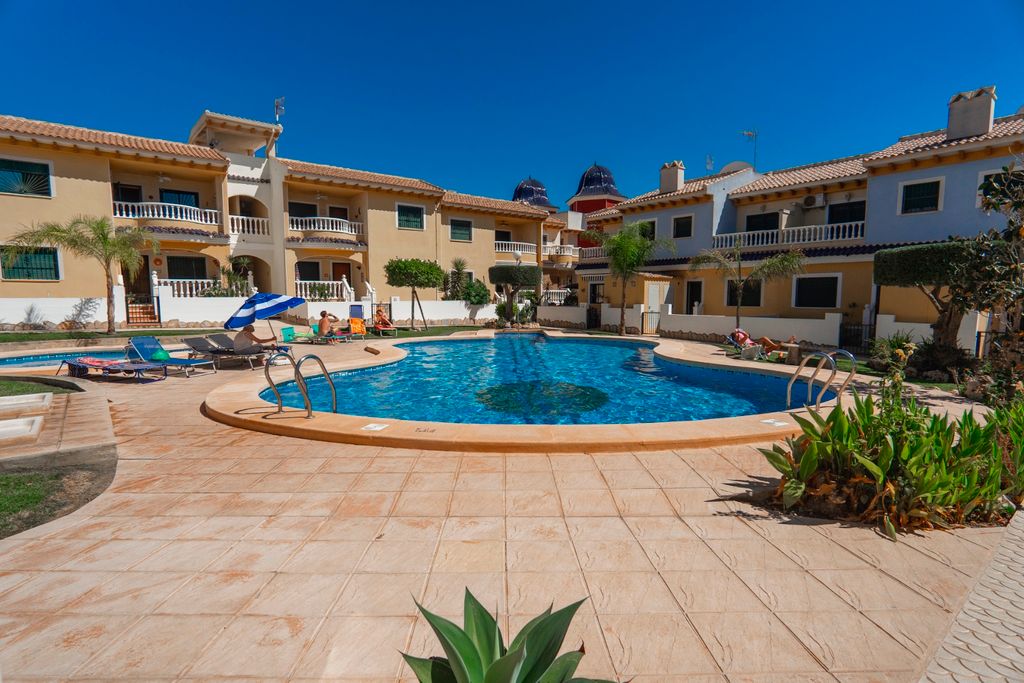 Property photo 1 of 32