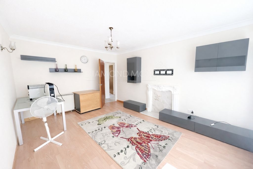 Property photo 2 of 9 Photo 6