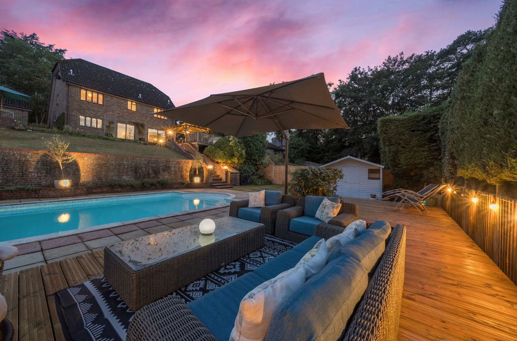 Property photo 1 of 36 Dusk Rear