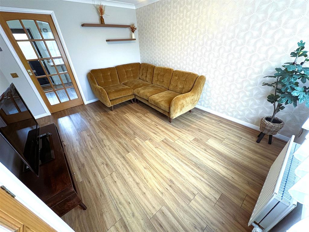 Property photo 2 of 17 Lounge.Jpg