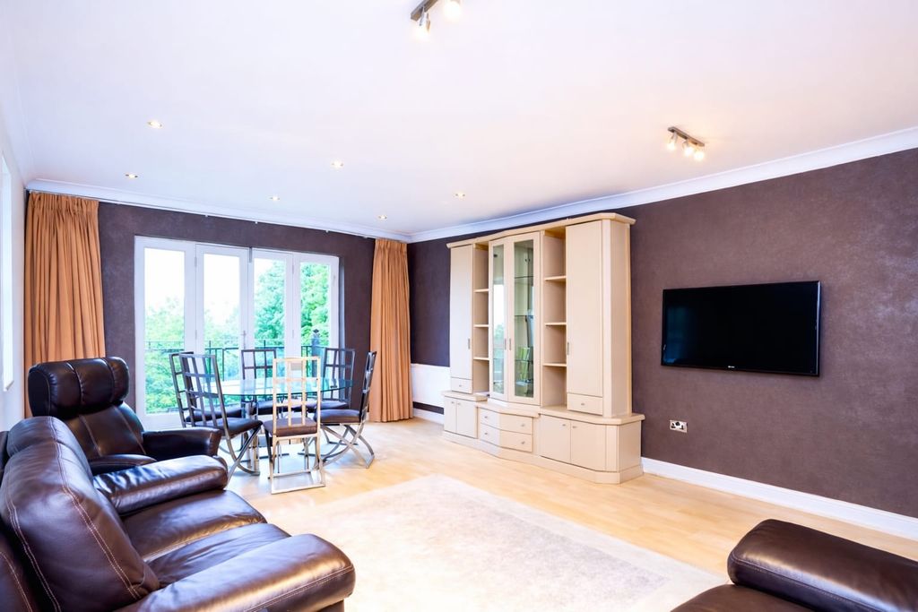 Property photo 3 of 11 Gallery