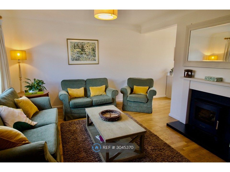 Property photo 1 of 16 Living Room
