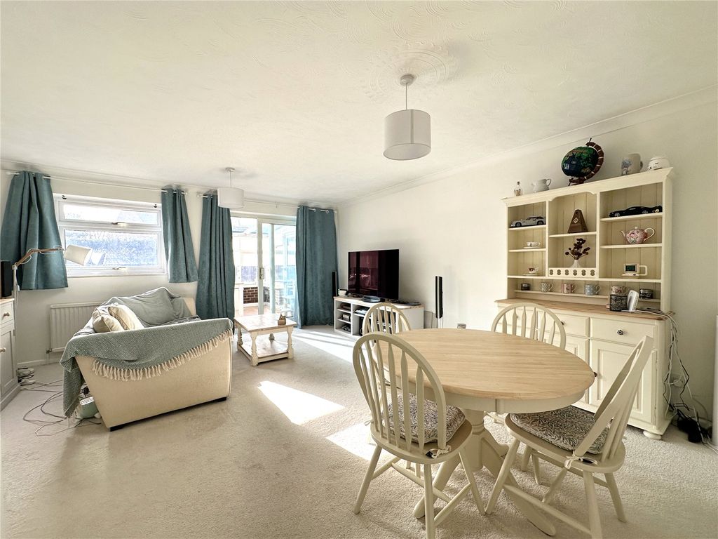 Property photo 2 of 16 Picture No. 17