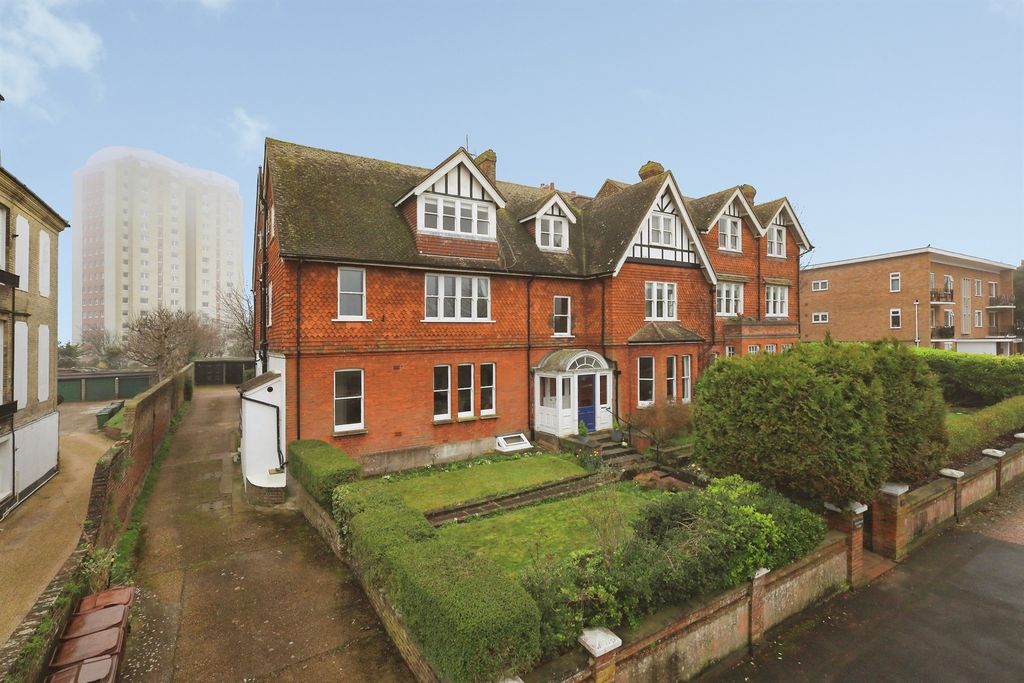 Property photo 1 of 13