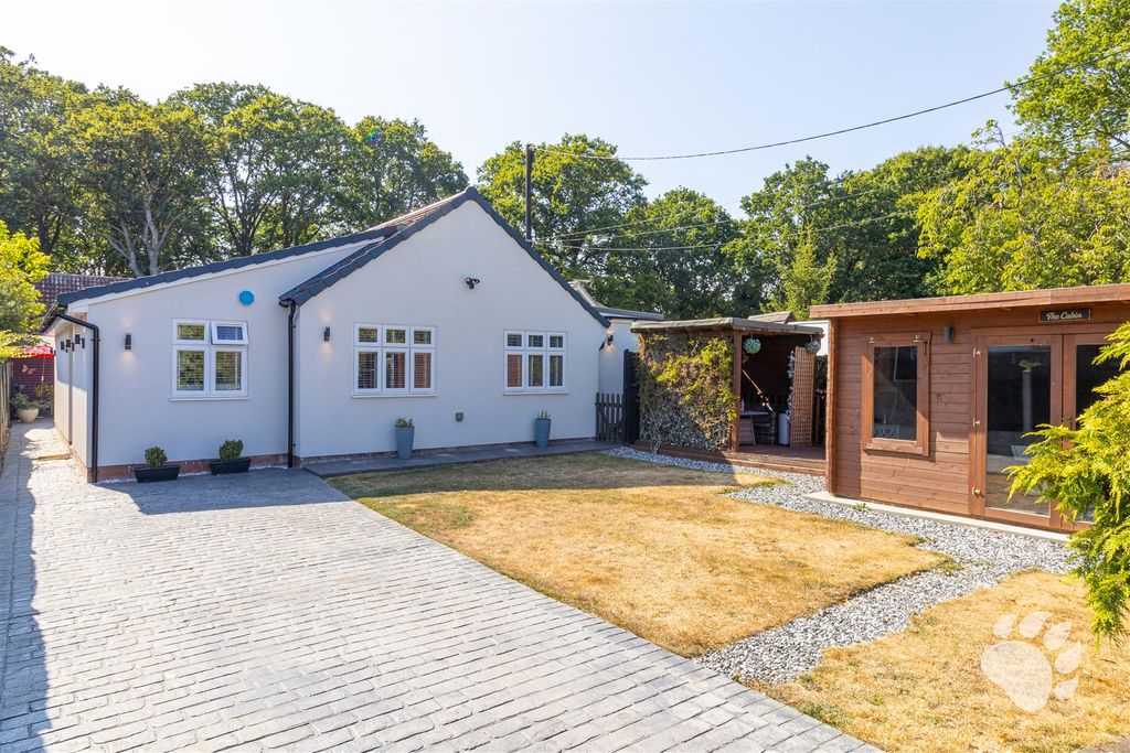 Property photo 1 of 36 Bungalow - Front