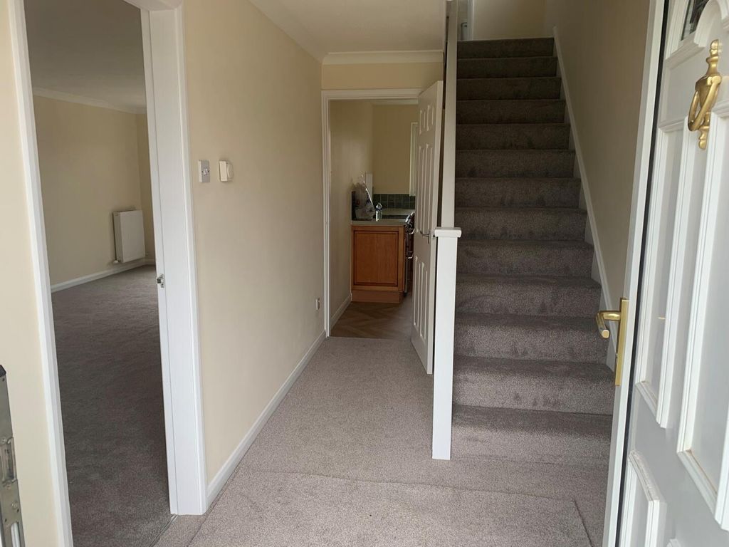 Property photo 3 of 10 Hallway