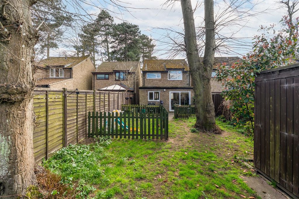 Property photo 1 of 21 Heath House, Centre Drive, Newmarket--9.Jpg