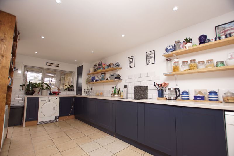 Property photo 3 of 21 Kitchen