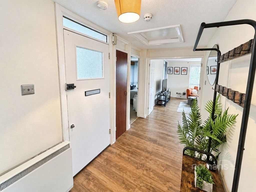 Property photo 3 of 8 Pbox-Img.Jpg