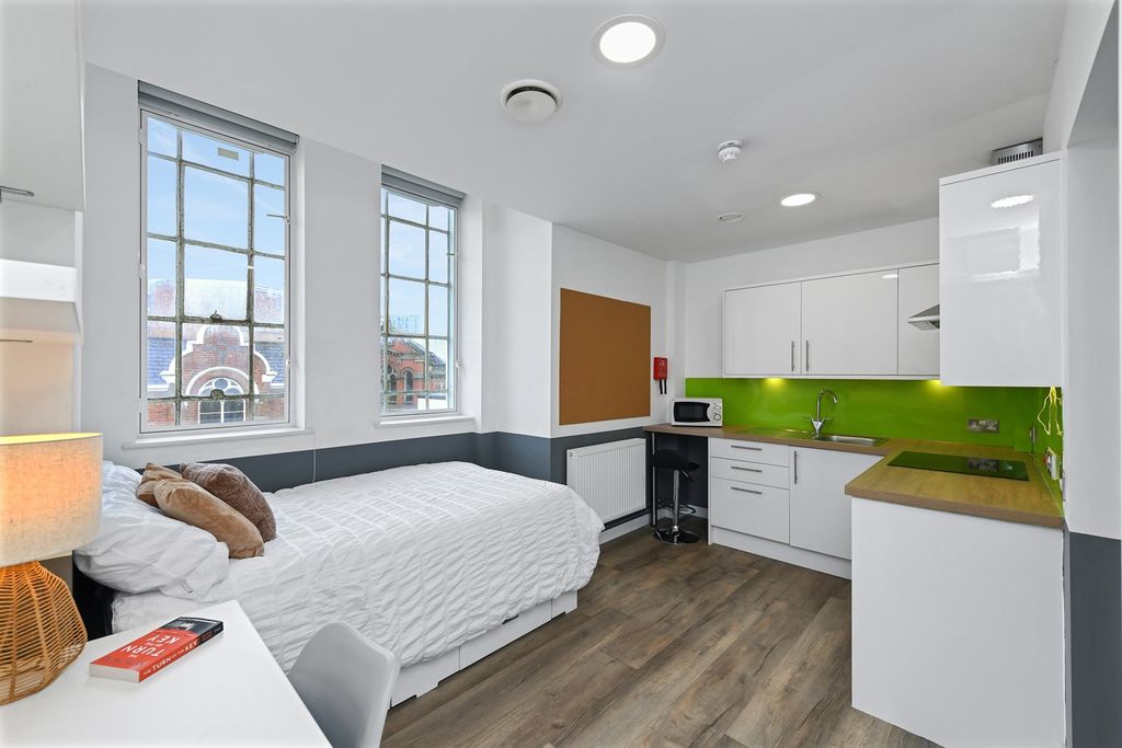 Property photo 1 of 10 (Main)