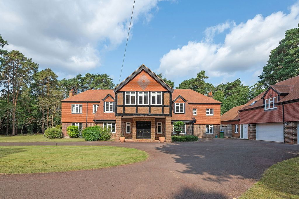 Property photo 1 of 37