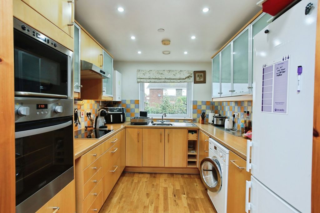 Property photo 3 of 14 Photo