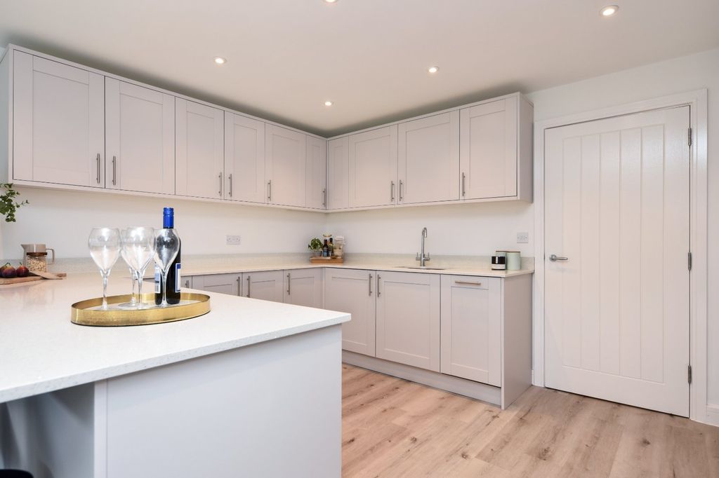 Property photo 3 of 35 Picture No. 20