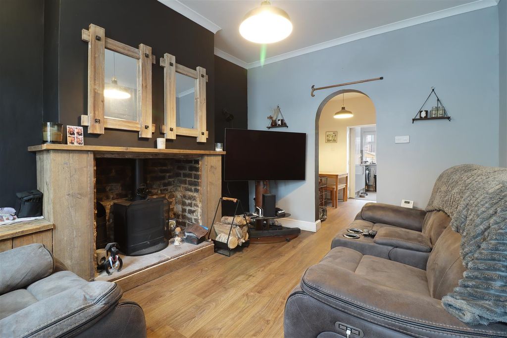 Property photo 2 of 17 New Lounge 2.Jpg