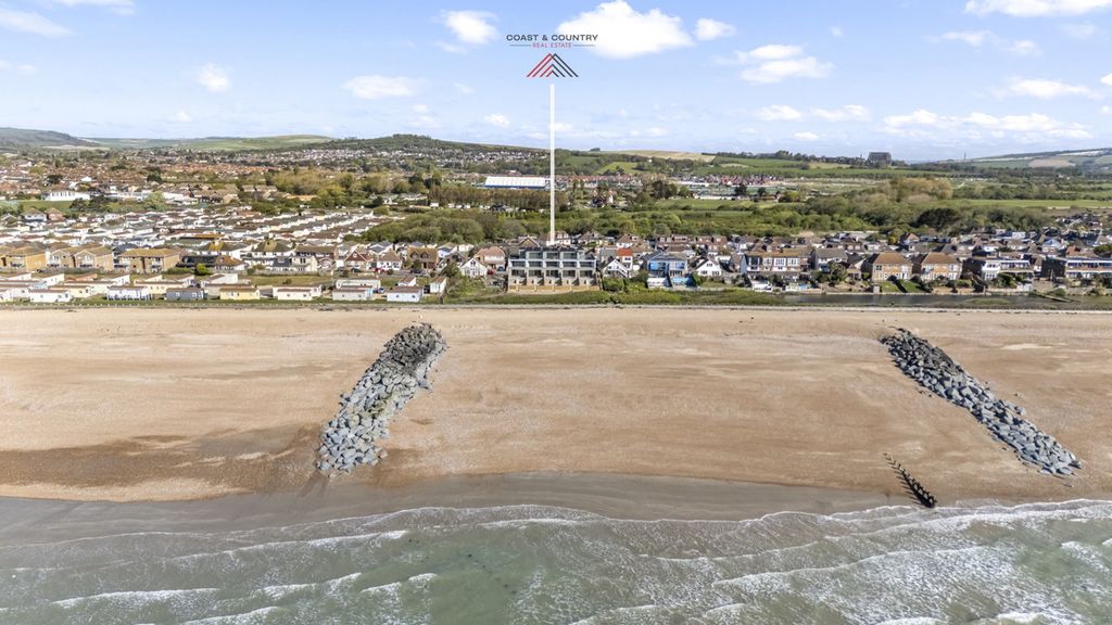 Property photo 1 of 33