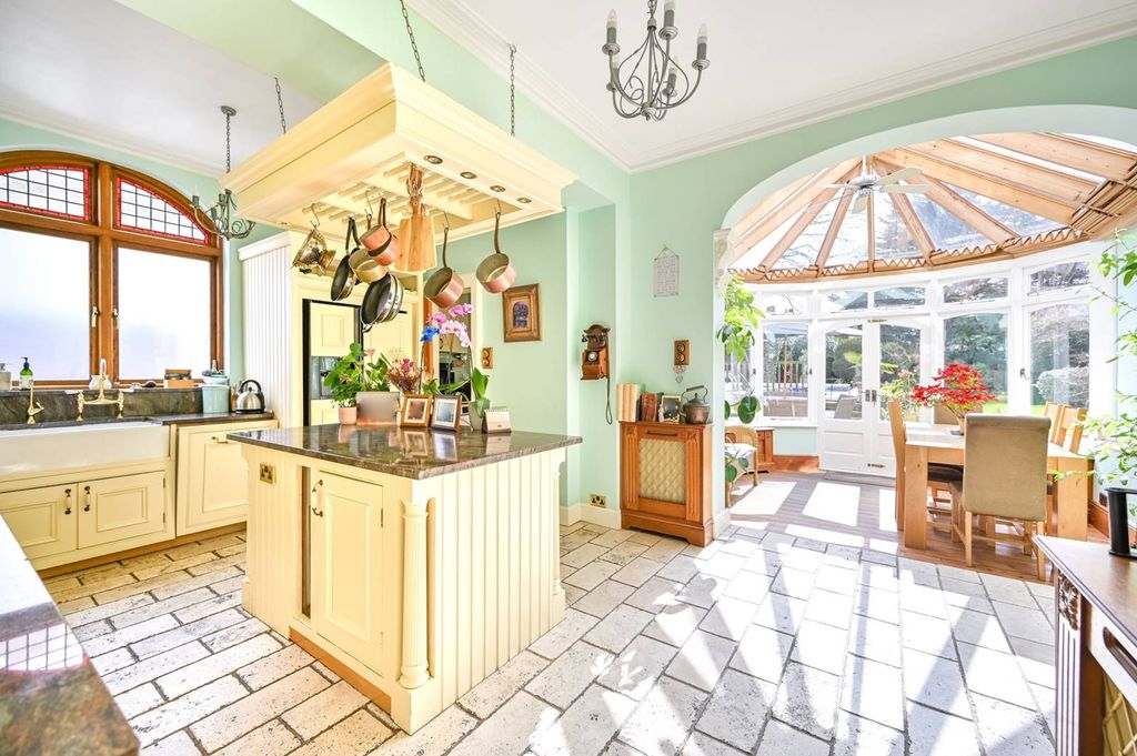 Property photo 1 of 29