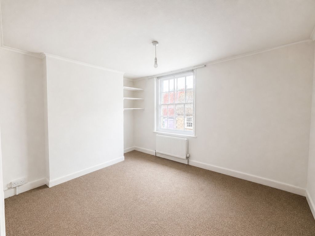 Property photo 2 of 10 Bedroom