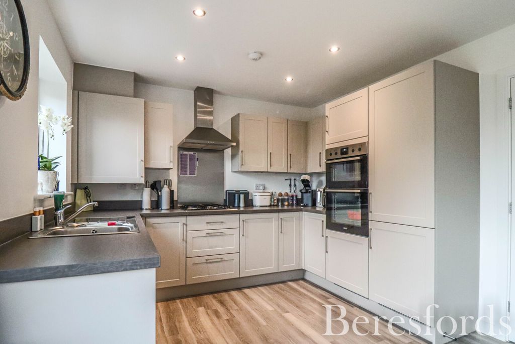 Property photo 3 of 15 Picture No. 11