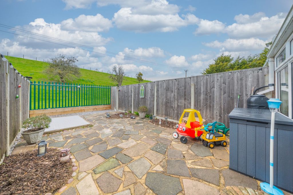 Property photo 3 of 15 5004843