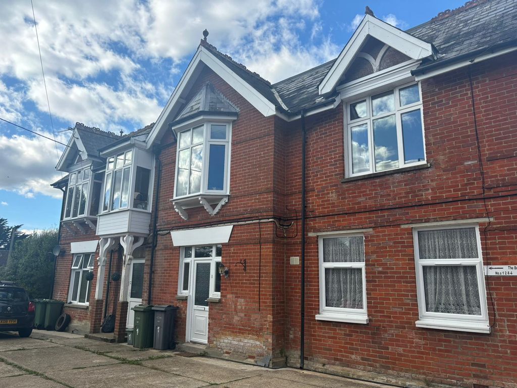 Property photo 1 of 9 Front