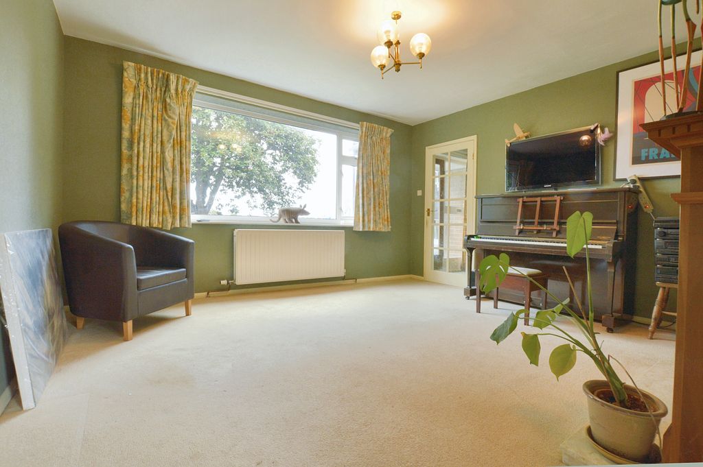 Property photo 3 of 21