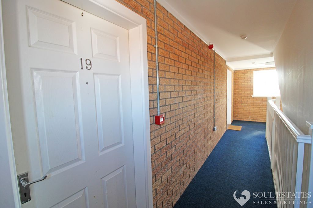 Property photo 3 of 13 Entrance