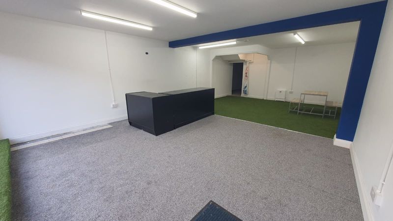 Property photo 2 of 8 Photo 4