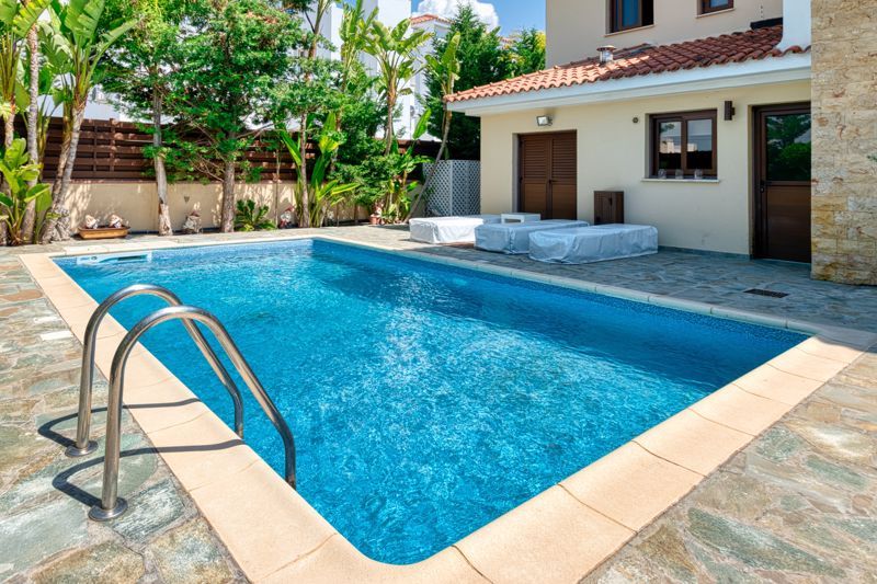 Property photo 1 of 32 Private Pool