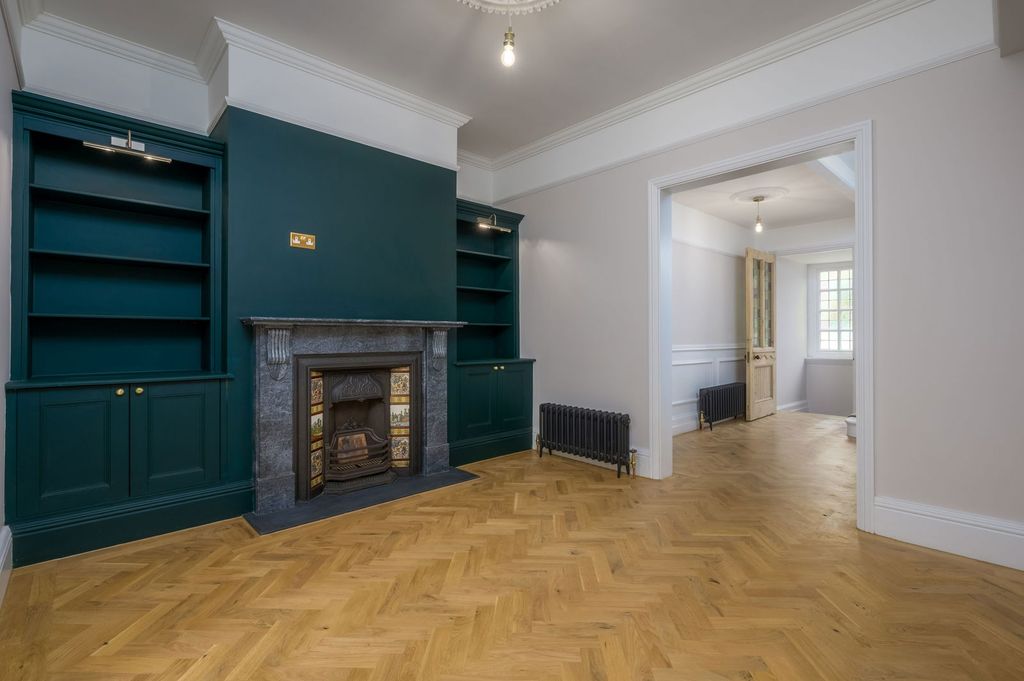 Property photo 2 of 44