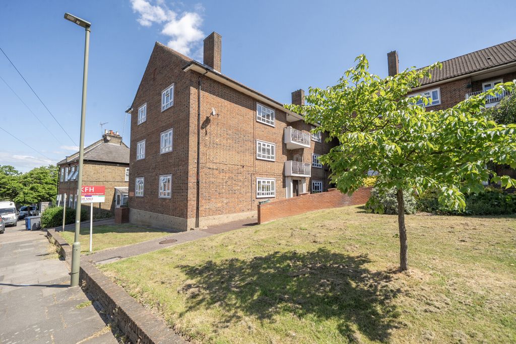 Property photo 2 of 7 1450126-3-6A030dc...