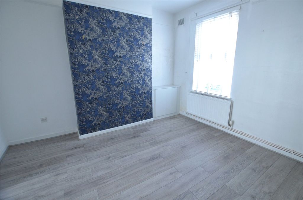 Property photo 3 of 7 Picture No. 02