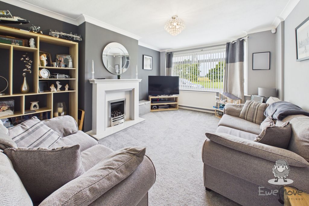 Property photo 2 of 14 33
