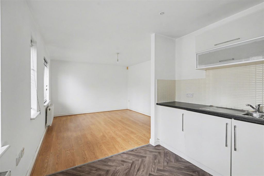 Property photo 3 of 10 Lounge Diner_3.Jpeg