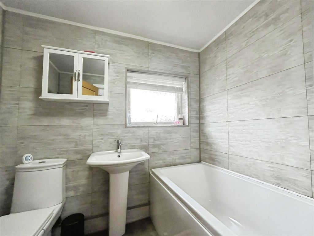 Property photo 3 of 13 Bathroom