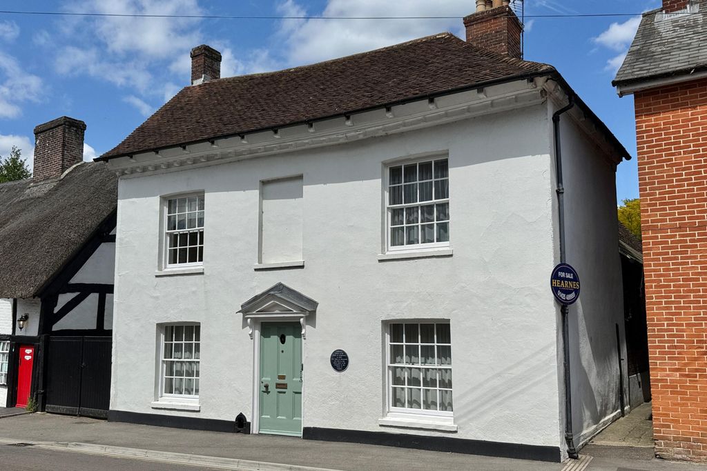 Property photo 1 of 39 Four Bedroom Home In The Town Centre