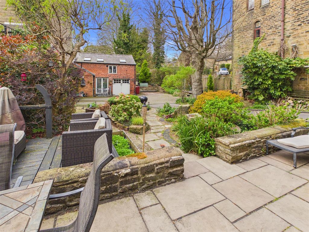 Property photo 2 of 33 Cam05476G0-Pr0178-Still007.Jpg